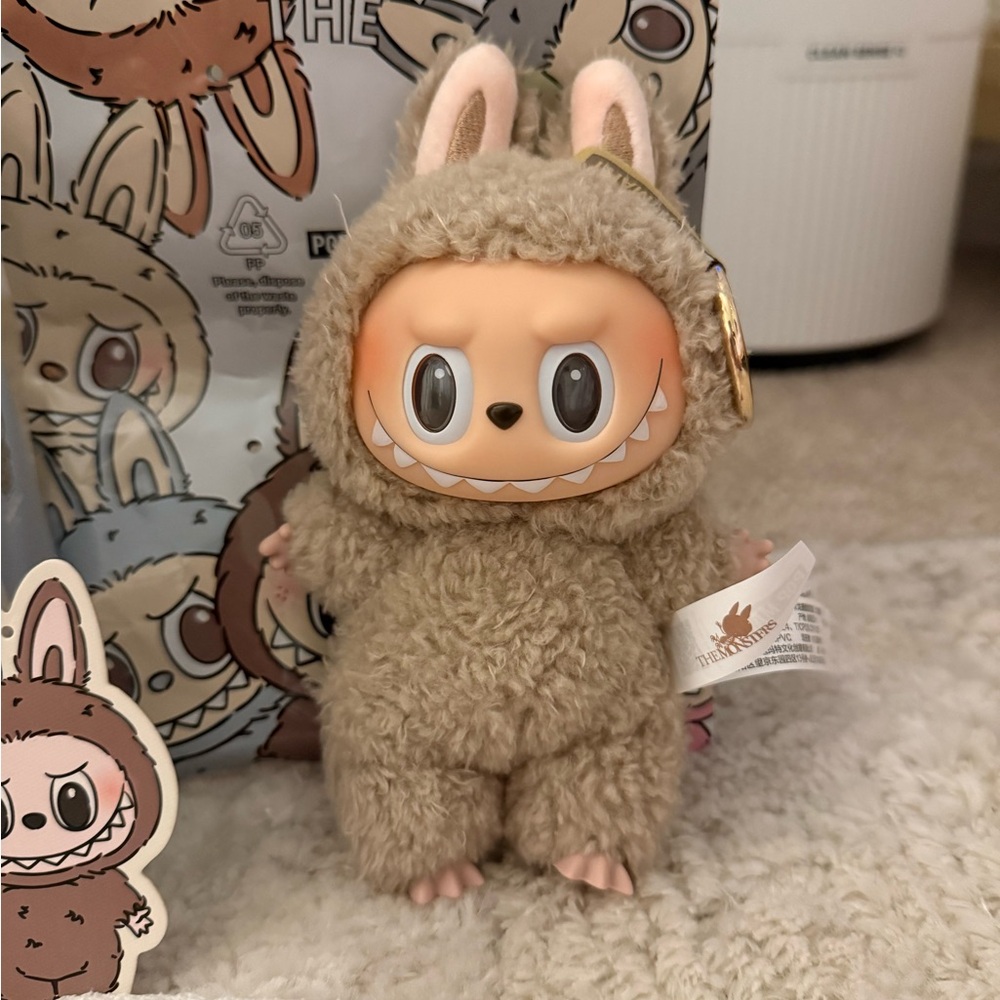 Labubu – Exciting Macaron Series Toffee